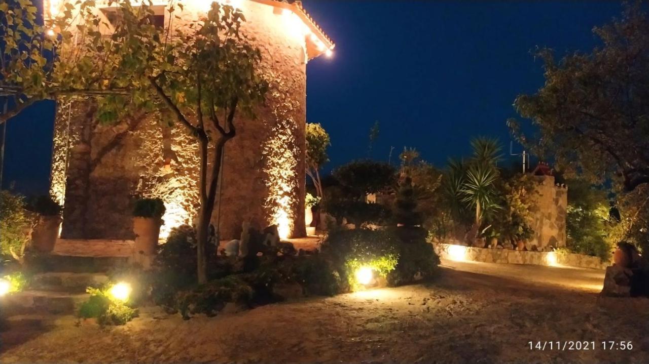 Traditional Windmill-Milos Kroustas Buitenkant foto