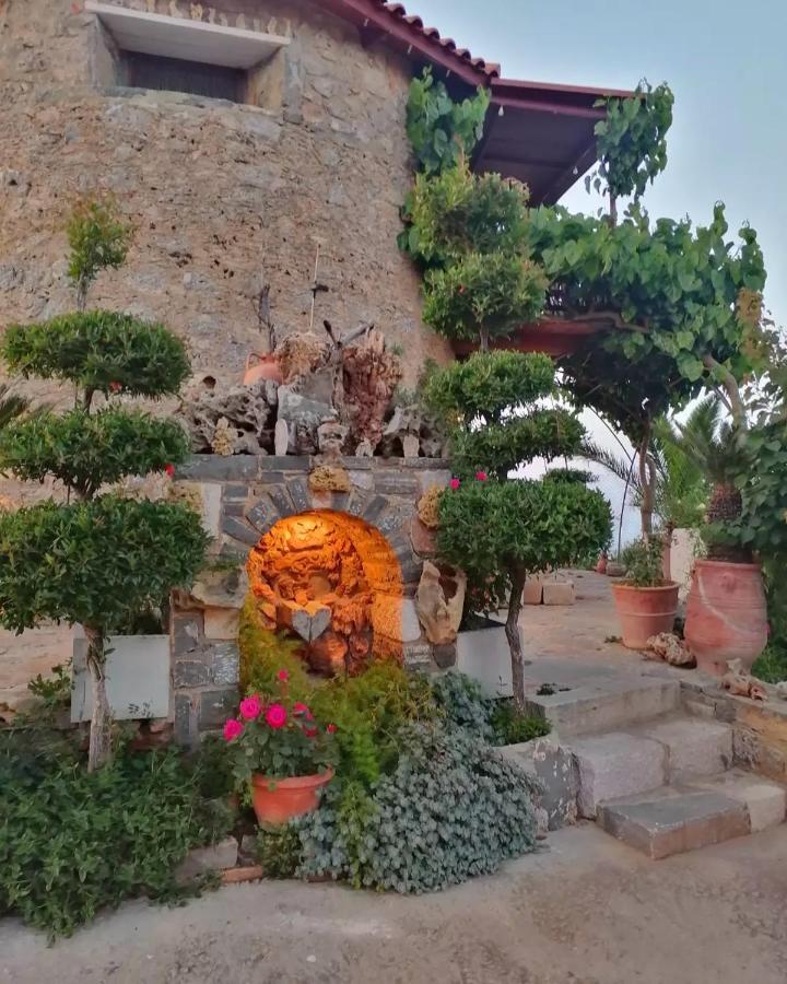 Traditional Windmill-Milos Kroustas Buitenkant foto